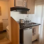 Le Nid - Charmante Independante Et Totalement Equipee Avec Entree Privee Centre - Proche Montpellier 3* Castries