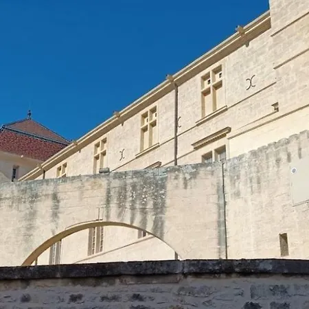 Bed & Breakfast Le Nid - Charmante Independante Et Climatisee Avec Entree Privee Centre - Proche Montpellier 3*