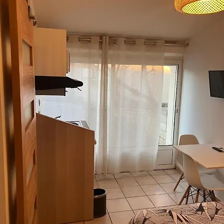 Le Nid - Charmante Independante Et Climatisee Avec Entree Privee Centre - Proche Montpellier 3*