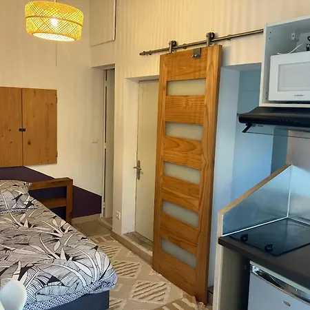 Bed & Breakfast Le Nid - Charmante Independante Et Climatisee Avec Entree Privee Centre - Proche Montpellier