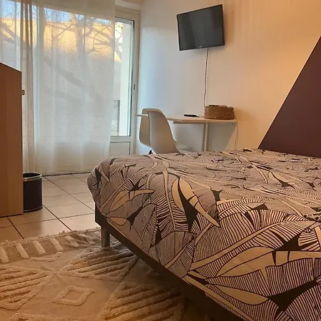 Le Nid - Charmante Independante Et Climatisee Avec Entree Privee Centre - Proche Montpellier Bed & Breakfast Castries