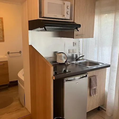 Le Nid - Charmante Independante Et Climatisee Avec Entree Privee Centre - Proche Montpellier 3* Castries