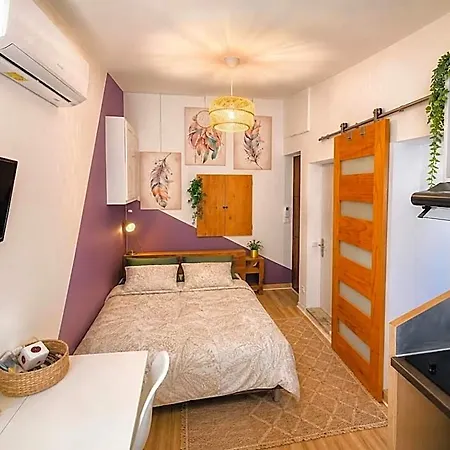 Oda ve Kahvaltı Le Nid - Independant Et Climatise Avec Entree Privee Centre - Proche Montpellier 3*