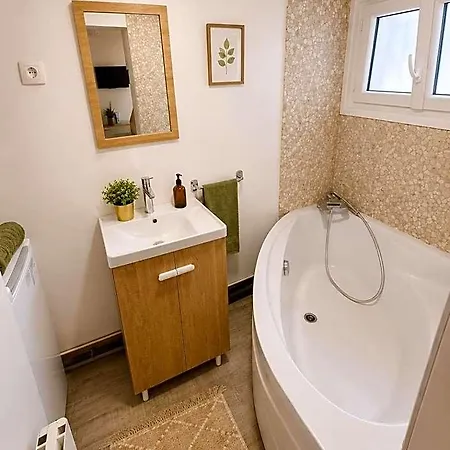 B&B Le Nid - Independant Et Climatise Avec Entree Privee Centre - Proche Montpellier 3*