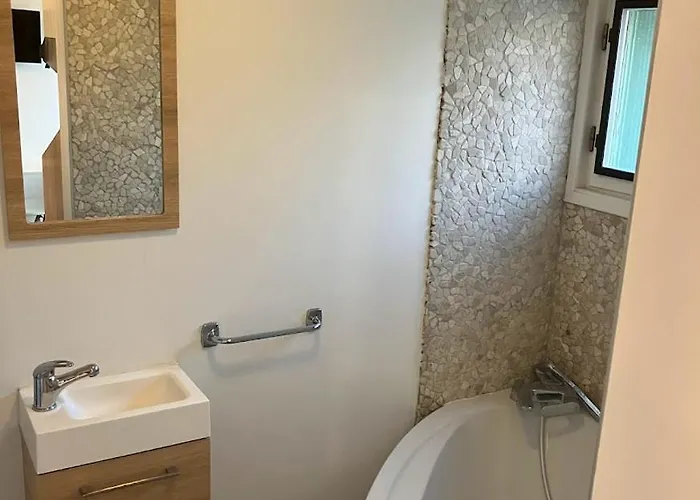 Alojamento de Acomodação e Pequeno-almoço Le Nid - Complet Et Equipe Centre Proche Montpellier Castries