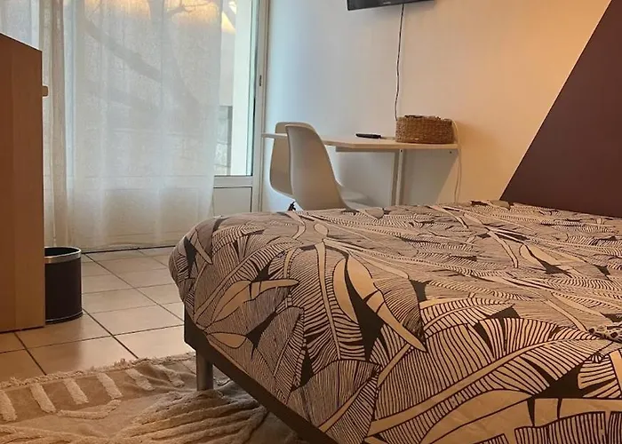 Le Nid - Complet Et Equipe Centre Proche Montpellier Alojamento de Acomodação e Pequeno-almoço Castries